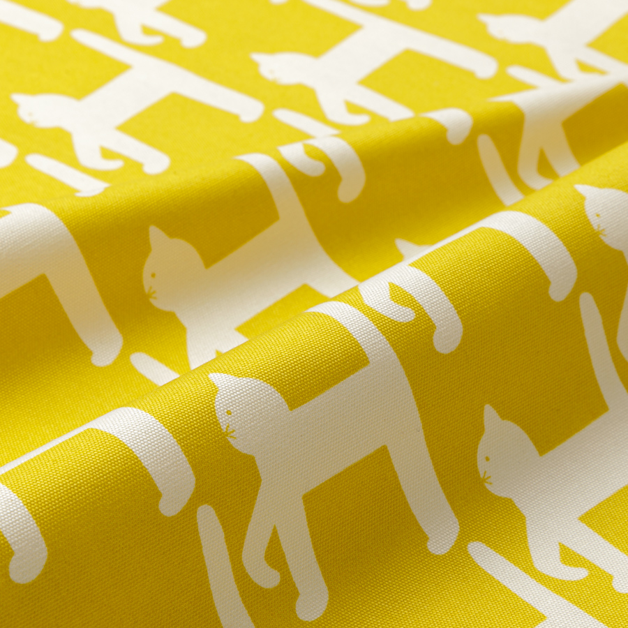 生地　キッピス　Kävelevä kissa/カヴェレバ・キッサ/歩く猫　イエロー　オックス生地　切り売り　kippis　北欧テキスタイル　商用利用可能　おしゃれな生地